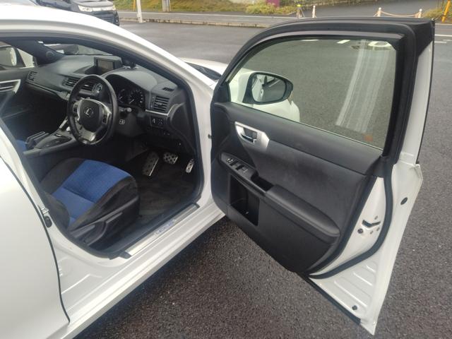 CT CT200h Fスポーツ スマートキー&プッシュスタート クルーズC USBポート エアロ HDDマルチナビ Aストップ 電動格納ミラー 地デジ 助手席エアバッグ キーレスエントリー ナビ&TV ドラレコ AUX 点検記録簿(22枚目)