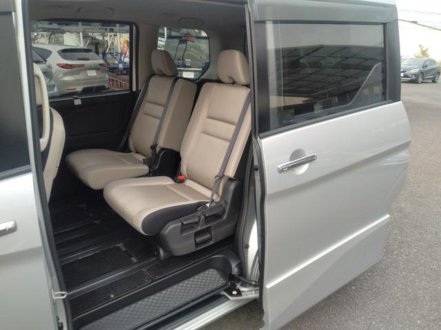 セレナ ハイウェイスター Vセレクション 4WD プロパイロット レーンキープアシスト LEDヘッドランプ 横滑防止装置 デュアルエアコン メモリーナビ 全周囲モニター 地デジ ミュージックプレイヤー接続可 ブルーレイ DVD BT接続(40枚目)