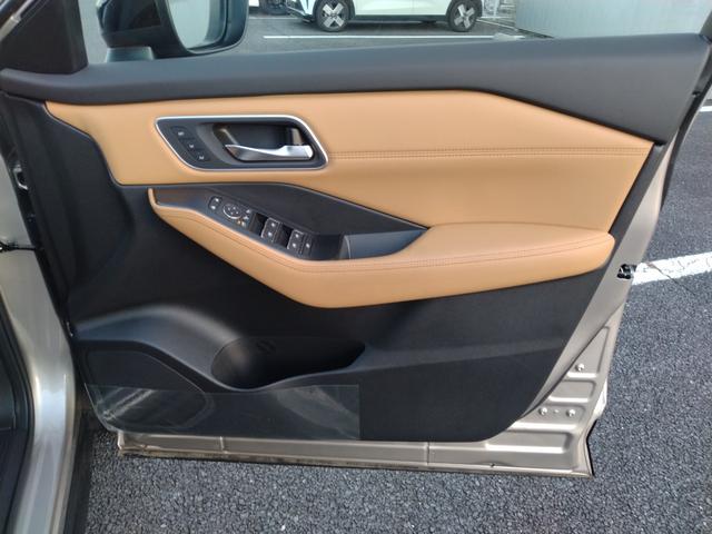 エクストレイル Ｇ　ｅ－４ＯＲＣＥ　４ＷＤ　ガラスルーフ　衝突被害軽減装置　自動駐車　ＰＷシート　シートヒーター　パークアシスト　アラモニ　寒冷地仕様　ＬＥＤヘッドランプ　ナビＴＶ　レーダークルーズ　１００Ｖ　本革Ｓ　ＥＴＣ２．０（23枚目）