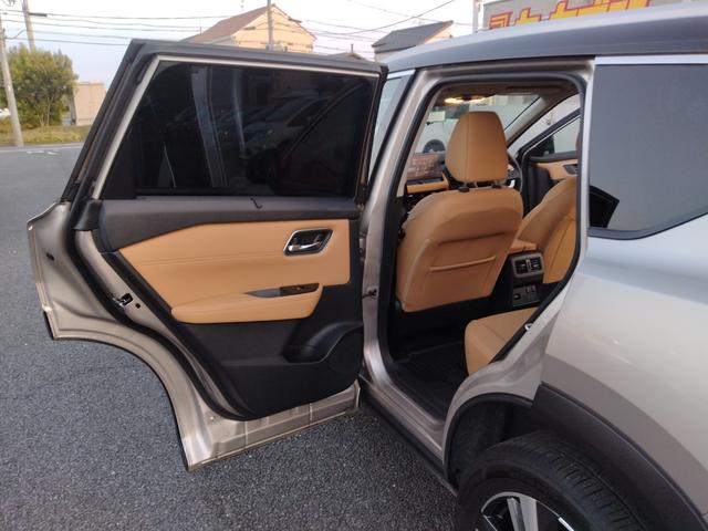 エクストレイル Ｇ　ｅ－４ＯＲＣＥ　４ＷＤ　ガラスルーフ　衝突被害軽減装置　自動駐車　ＰＷシート　シートヒーター　パークアシスト　アラモニ　寒冷地仕様　ＬＥＤヘッドランプ　ナビＴＶ　レーダークルーズ　１００Ｖ　本革Ｓ　ＥＴＣ２．０（43枚目）