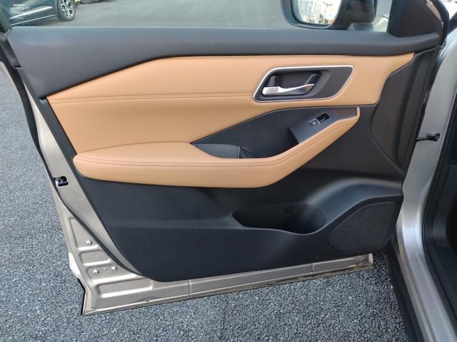 エクストレイル Ｇ　ｅ－４ＯＲＣＥ　４ＷＤ　ガラスルーフ　衝突被害軽減装置　自動駐車　ＰＷシート　シートヒーター　パークアシスト　アラモニ　寒冷地仕様　ＬＥＤヘッドランプ　ナビＴＶ　レーダークルーズ　１００Ｖ　本革Ｓ　ＥＴＣ２．０（51枚目）