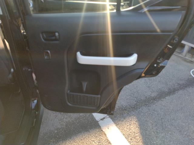 クロスビー ハイブリッドＭＺ　ターボ　デュアルカメラＳ　全周囲Ｍ　自動追従　ＴＶナビ　ＤＶＤ可　Ｂトゥース　フルセグ視聴可　ＬＥＤライト　ドライブレコーダー付　フルオートエアコン　横滑り防止機能　サイドエアバッグ　レーンアシスト（28枚目）