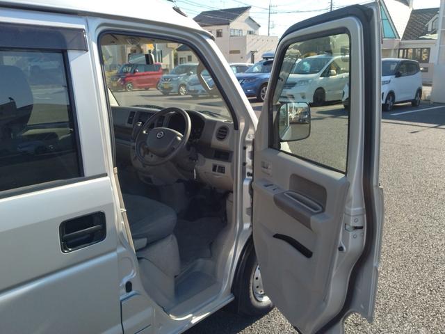 NV100クリッパーバン DX フロントパワーウィンドー キーレスキー ハイルーフ エアバッグ 助手席エアバック ワンオーナー オートエアコン パワステ ダブルエアバック 記録簿付き メーカーオプションGLパッケージ(23枚目)