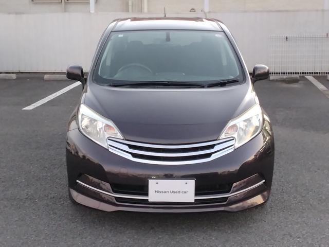 ノート ライダー　専用エアロ　専用ホイール　オプション専用マフラーフジツボ製　専用ルーフスポイラー　アイドルストップ　ワンオーナー車　記録簿　ＡＢＳ　キーレス　メモリーナビ　スマートキー＆プッシュスタート　ＤＶＤ再生（2枚目）