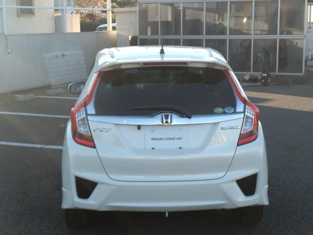 フィットハイブリッド Sパッケージ LEDヘットライト メモリナビ DVD再生 BTオーディオ ワンセグテレビ ナビTV リアカメラ クルコン Wエアバック Dレコ ETC付 イモビライザー オートライト 衝突安全ボディ 電動格納ミラー(6枚目)