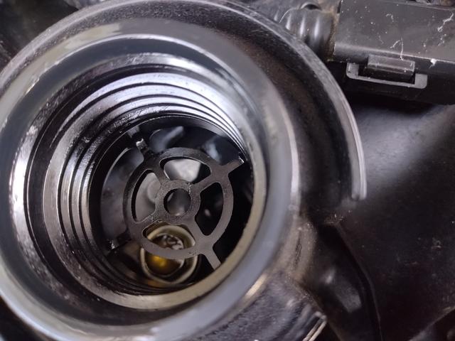 フィットハイブリッド Sパッケージ LEDヘットライト メモリナビ DVD再生 BTオーディオ ワンセグテレビ ナビTV リアカメラ クルコン Wエアバック Dレコ ETC付 イモビライザー オートライト 衝突安全ボディ 電動格納ミラー(14枚目)