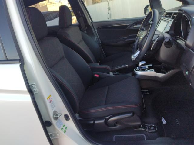 フィットハイブリッド Sパッケージ LEDヘットライト メモリナビ DVD再生 BTオーディオ ワンセグテレビ ナビTV リアカメラ クルコン Wエアバック Dレコ ETC付 イモビライザー オートライト 衝突安全ボディ 電動格納ミラー(25枚目)