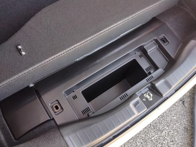 フィットハイブリッド Sパッケージ LEDヘットライト メモリナビ DVD再生 BTオーディオ ワンセグテレビ ナビTV リアカメラ クルコン Wエアバック Dレコ ETC付 イモビライザー オートライト 衝突安全ボディ 電動格納ミラー(39枚目)