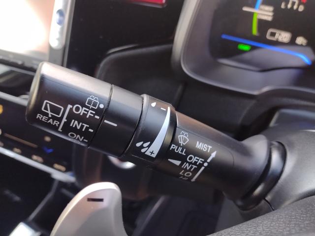 フィットハイブリッド Sパッケージ LEDヘットライト メモリナビ DVD再生 BTオーディオ ワンセグテレビ ナビTV リアカメラ クルコン Wエアバック Dレコ ETC付 イモビライザー オートライト 衝突安全ボディ 電動格納ミラー(57枚目)