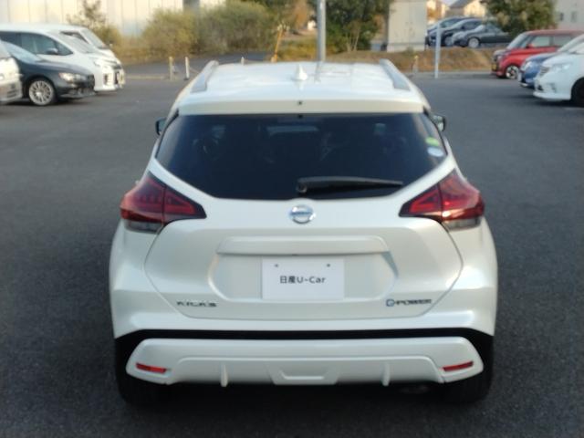 キックス Ｘ　パーキングセンサー　ブルートゥースオーディオ　フロントカメラ　Ｒレール　ＶＤＣ　追従クルコン　スマートキー　ＤＶＤ再生　ＬＥＤヘッド　レーンアシスト　パワーステアリング　禁煙車　盗難防止システム　ナビ（6枚目）