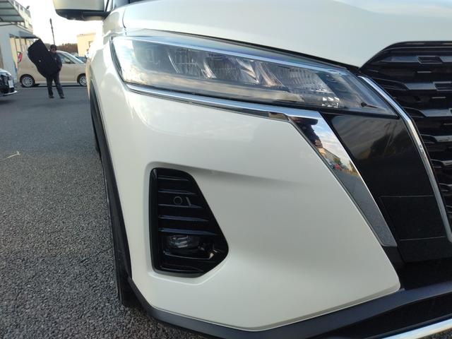 キックス Ｘ　パーキングセンサー　ブルートゥースオーディオ　フロントカメラ　Ｒレール　ＶＤＣ　追従クルコン　スマートキー　ＤＶＤ再生　ＬＥＤヘッド　レーンアシスト　パワーステアリング　禁煙車　盗難防止システム　ナビ（10枚目）