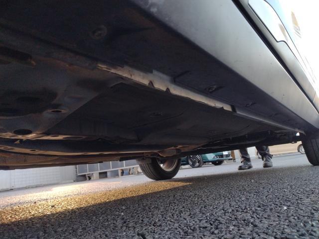 キックス Ｘ　パーキングセンサー　ブルートゥースオーディオ　フロントカメラ　Ｒレール　ＶＤＣ　追従クルコン　スマートキー　ＤＶＤ再生　ＬＥＤヘッド　レーンアシスト　パワーステアリング　禁煙車　盗難防止システム　ナビ（13枚目）