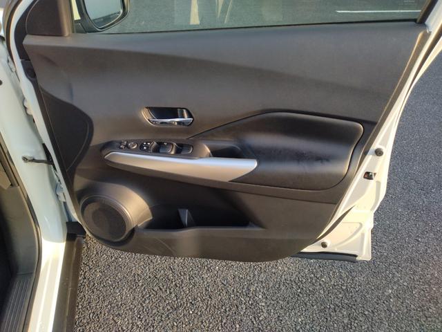 キックス Ｘ　パーキングセンサー　ブルートゥースオーディオ　フロントカメラ　Ｒレール　ＶＤＣ　追従クルコン　スマートキー　ＤＶＤ再生　ＬＥＤヘッド　レーンアシスト　パワーステアリング　禁煙車　盗難防止システム　ナビ（21枚目）