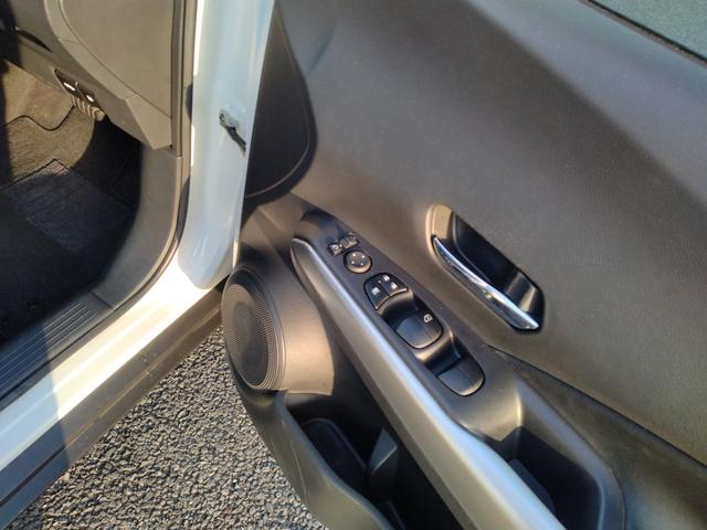 キックス Ｘ　パーキングセンサー　ブルートゥースオーディオ　フロントカメラ　Ｒレール　ＶＤＣ　追従クルコン　スマートキー　ＤＶＤ再生　ＬＥＤヘッド　レーンアシスト　パワーステアリング　禁煙車　盗難防止システム　ナビ（22枚目）