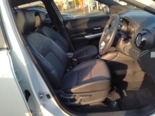 キックス Ｘ　パーキングセンサー　ブルートゥースオーディオ　フロントカメラ　Ｒレール　ＶＤＣ　追従クルコン　スマートキー　ＤＶＤ再生　ＬＥＤヘッド　レーンアシスト　パワーステアリング　禁煙車　盗難防止システム　ナビ（23枚目）