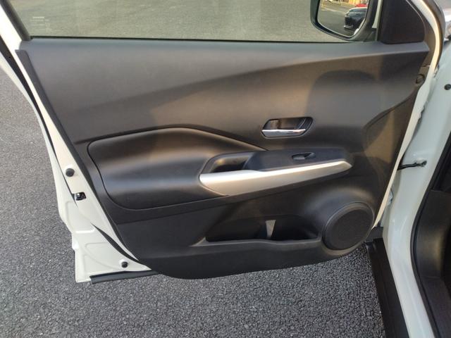 キックス Ｘ　パーキングセンサー　ブルートゥースオーディオ　フロントカメラ　Ｒレール　ＶＤＣ　追従クルコン　スマートキー　ＤＶＤ再生　ＬＥＤヘッド　レーンアシスト　パワーステアリング　禁煙車　盗難防止システム　ナビ（44枚目）