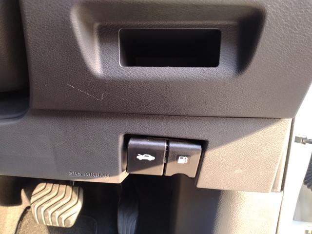 キックス Ｘ　パーキングセンサー　ブルートゥースオーディオ　フロントカメラ　Ｒレール　ＶＤＣ　追従クルコン　スマートキー　ＤＶＤ再生　ＬＥＤヘッド　レーンアシスト　パワーステアリング　禁煙車　盗難防止システム　ナビ（50枚目）