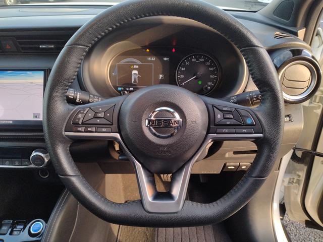 キックス Ｘ　パーキングセンサー　ブルートゥースオーディオ　フロントカメラ　Ｒレール　ＶＤＣ　追従クルコン　スマートキー　ＤＶＤ再生　ＬＥＤヘッド　レーンアシスト　パワーステアリング　禁煙車　盗難防止システム　ナビ（55枚目）