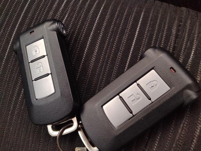 デイズルークス ハイウェイスター X Vセレクション アラウンドビュモニター サーキュレーターファン ロールシェイド 衝突軽減ブレーキ 両側PWスライドドア メーカー純正ナビ地デジ DVD再生 Bluetoothオーディオ CD録音 定期点検記録簿 禁煙(79枚目)