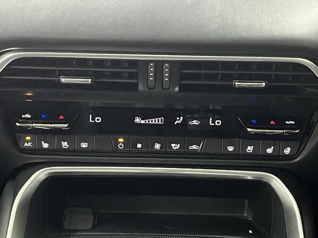 ＣＸ－６０ ＸＤ　エクスクルーシブモード　純正マツダコネクトナビ　フルセグＴＶ　ＥＴＣ　全方位ビューモニター　ハンズフリーパワーリアゲート　前後席シートヒーター　ステアリングヒーター　ブラインドスポットモニター　パノラマサンルーフ（17枚目）
