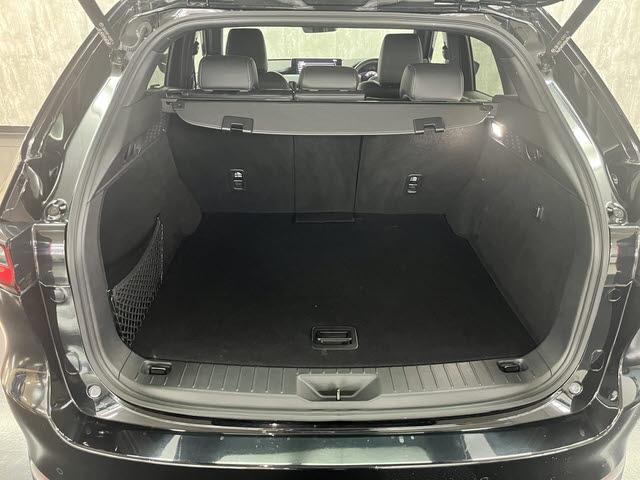 ＣＸ－６０ ＸＤ　エクスクルーシブモード　純正マツダコネクトナビ　フルセグＴＶ　ＥＴＣ　全方位ビューモニター　ハンズフリーパワーリアゲート　前後席シートヒーター　ステアリングヒーター　ブラインドスポットモニター　パノラマサンルーフ（18枚目）