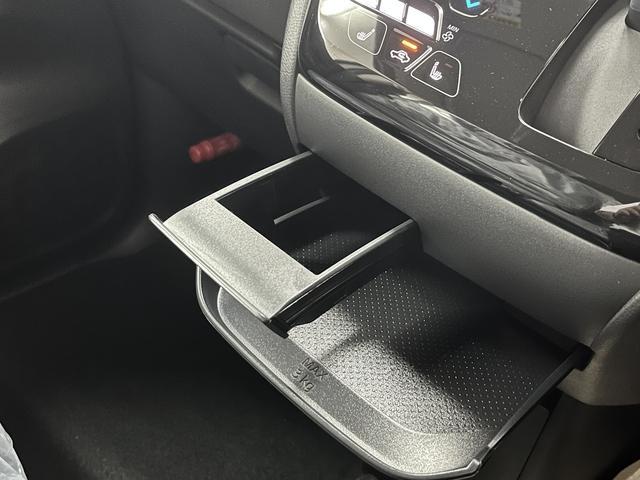 デリカミニ Ｇ　プレミアム　リミテッドエディション　純正ディスプレイオーディオ　アラウンドビューモニター　ＦＣＭ　両側ハンズフリーオートスライドドア　クルーズコントロール　ステアリングヒーター　シートヒーター　ＬＥＤヘッドライト　クリアランスソナー（42枚目）