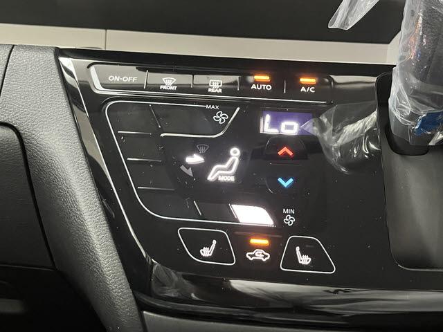 デリカミニ Ｔ　プレミアム　両側ハンズフリーオートスライドドア　ＦＣＭ　アラウンドビューモニター　クルーズコントロール　ステアリングヒーター　ＬＥＤヘッドライト　シートヒーター　ＥＳＣ　アイドリングストップ　クリアランスソナー（17枚目）