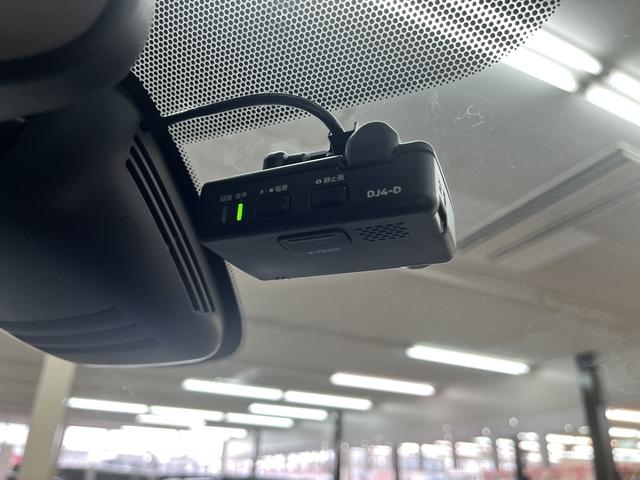 セレナ ハイウェイスターＶ　純正ナビ　フルセグＴＶ　ＥＴＣ　アラウンドビューモニター　エマージェンシーブレーキ　クルーズコントロール　ハンズフリーオートスライドドアＬＥＤヘッドライト　ドライブレコーダー　デュアルバックドア（12枚目）