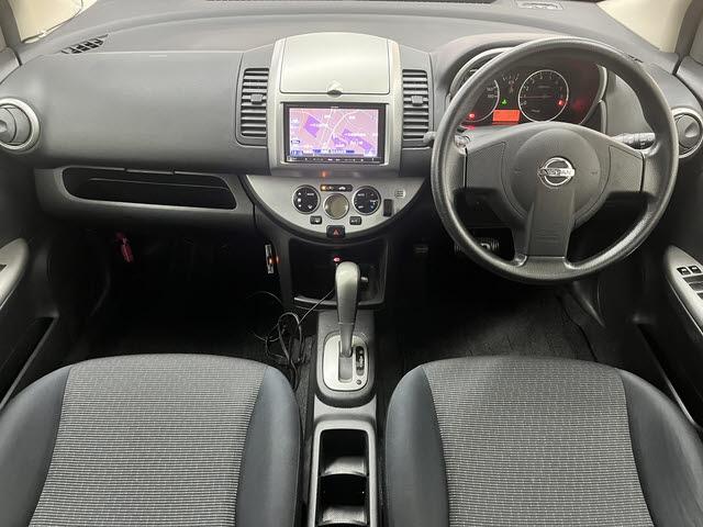 ノート １５Ｇ　社外ナビ　ワンセグＴＶ　ＥＴＣ　バックカメラ　ドライブレコーダー　オートライト　フォグランプ　コーナーセンサー　シートバックテーブル　シートリフター　Ｂｌｕｅｔｏｏｔｈ　前席アームレスト（3枚目）