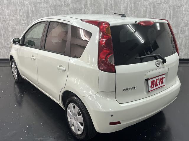 ノート １５Ｇ　社外ナビ　ワンセグＴＶ　ＥＴＣ　バックカメラ　ドライブレコーダー　オートライト　フォグランプ　コーナーセンサー　シートバックテーブル　シートリフター　Ｂｌｕｅｔｏｏｔｈ　前席アームレスト（6枚目）