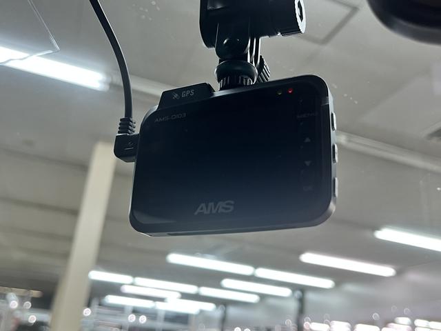 ノート １５Ｇ　社外ナビ　ワンセグＴＶ　ＥＴＣ　バックカメラ　ドライブレコーダー　オートライト　フォグランプ　コーナーセンサー　シートバックテーブル　シートリフター　Ｂｌｕｅｔｏｏｔｈ　前席アームレスト（12枚目）