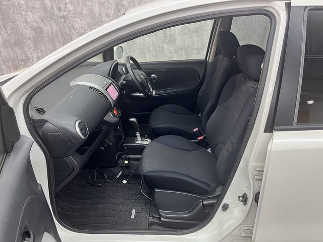 ノート １５Ｇ　社外ナビ　ワンセグＴＶ　ＥＴＣ　バックカメラ　ドライブレコーダー　オートライト　フォグランプ　コーナーセンサー　シートバックテーブル　シートリフター　Ｂｌｕｅｔｏｏｔｈ　前席アームレスト（14枚目）