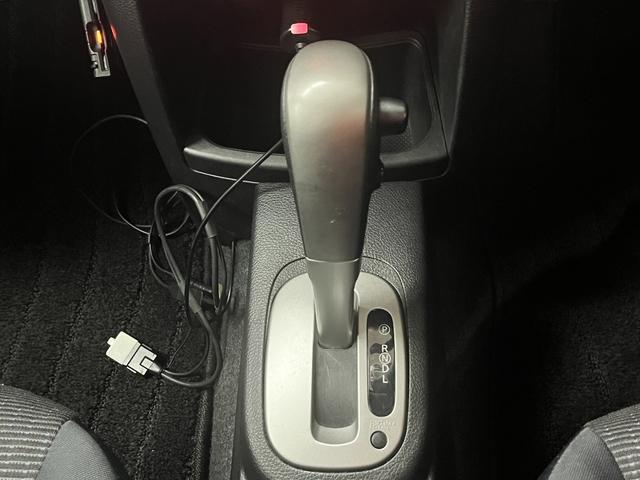 ノート １５Ｇ　社外ナビ　ワンセグＴＶ　ＥＴＣ　バックカメラ　ドライブレコーダー　オートライト　フォグランプ　コーナーセンサー　シートバックテーブル　シートリフター　Ｂｌｕｅｔｏｏｔｈ　前席アームレスト（16枚目）