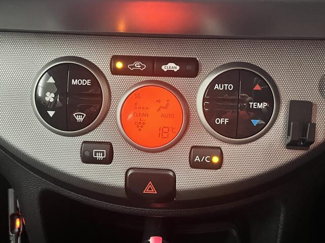 ノート １５Ｇ　社外ナビ　ワンセグＴＶ　ＥＴＣ　バックカメラ　ドライブレコーダー　オートライト　フォグランプ　コーナーセンサー　シートバックテーブル　シートリフター　Ｂｌｕｅｔｏｏｔｈ　前席アームレスト（17枚目）