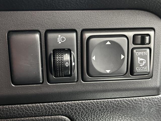 ノート １５Ｇ　社外ナビ　ワンセグＴＶ　ＥＴＣ　バックカメラ　ドライブレコーダー　オートライト　フォグランプ　コーナーセンサー　シートバックテーブル　シートリフター　Ｂｌｕｅｔｏｏｔｈ　前席アームレスト（21枚目）