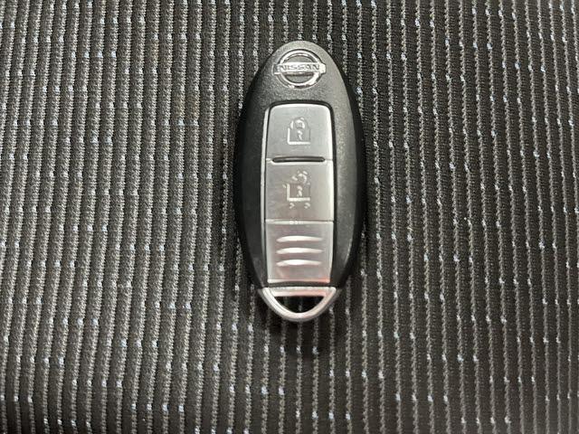 ノート １５Ｇ　社外ナビ　ワンセグＴＶ　ＥＴＣ　バックカメラ　ドライブレコーダー　オートライト　フォグランプ　コーナーセンサー　シートバックテーブル　シートリフター　Ｂｌｕｅｔｏｏｔｈ　前席アームレスト（26枚目）