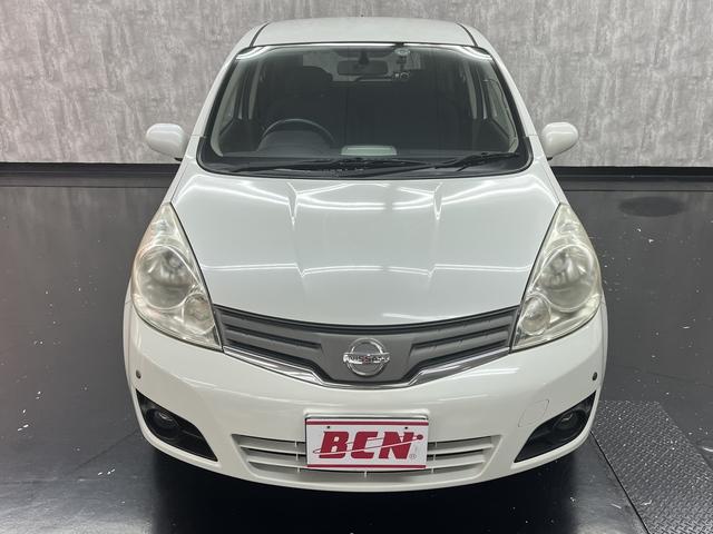 ノート １５Ｇ　社外ナビ　ワンセグＴＶ　ＥＴＣ　バックカメラ　ドライブレコーダー　オートライト　フォグランプ　コーナーセンサー　シートバックテーブル　シートリフター　Ｂｌｕｅｔｏｏｔｈ　前席アームレスト（29枚目）