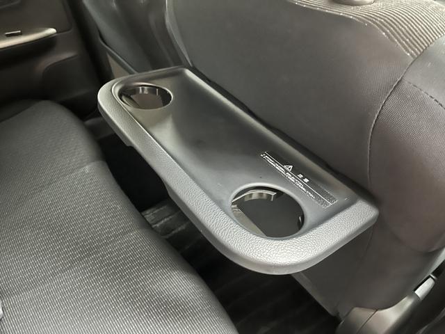 ノート １５Ｇ　社外ナビ　ワンセグＴＶ　ＥＴＣ　バックカメラ　ドライブレコーダー　オートライト　フォグランプ　コーナーセンサー　シートバックテーブル　シートリフター　Ｂｌｕｅｔｏｏｔｈ　前席アームレスト（37枚目）