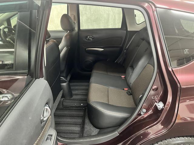 ノート メダリスト　純正ナビフルセグＴＶ　ＥＴＣ　アラウンドビューモニター　エマージェンシーブレーキ　アイドリングストップ　ＬＥＤヘッドライト　ドライブレコーダー　レーンアシスト　フォグランプ　ＥＳＣ　オートライト（13枚目）