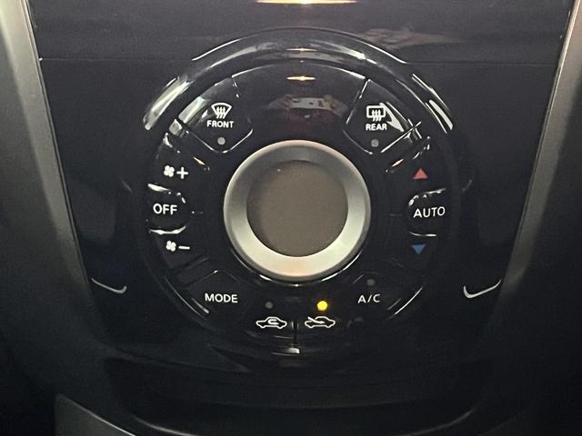 ノート メダリスト　純正ナビフルセグＴＶ　ＥＴＣ　アラウンドビューモニター　エマージェンシーブレーキ　アイドリングストップ　ＬＥＤヘッドライト　ドライブレコーダー　レーンアシスト　フォグランプ　ＥＳＣ　オートライト（17枚目）