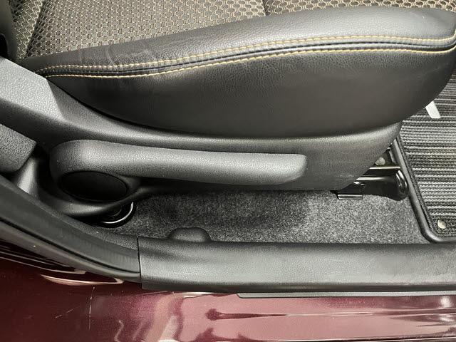 ノート メダリスト　純正ナビフルセグＴＶ　ＥＴＣ　アラウンドビューモニター　エマージェンシーブレーキ　アイドリングストップ　ＬＥＤヘッドライト　ドライブレコーダー　レーンアシスト　フォグランプ　ＥＳＣ　オートライト（24枚目）