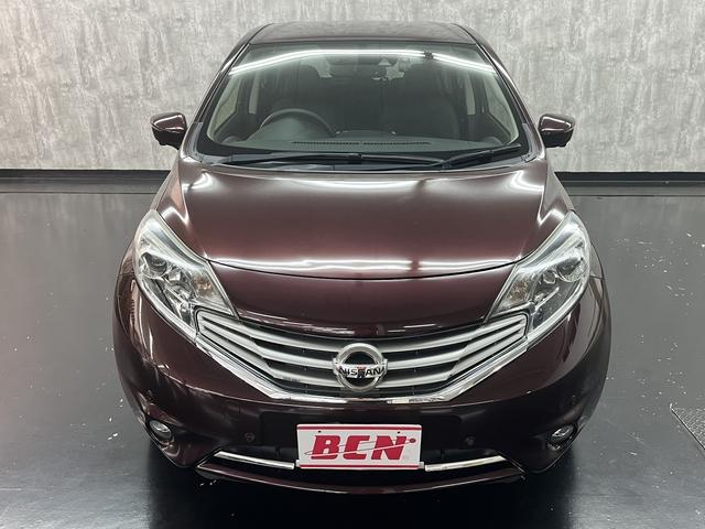 ノート メダリスト　純正ナビフルセグＴＶ　ＥＴＣ　アラウンドビューモニター　エマージェンシーブレーキ　アイドリングストップ　ＬＥＤヘッドライト　ドライブレコーダー　レーンアシスト　フォグランプ　ＥＳＣ　オートライト（29枚目）