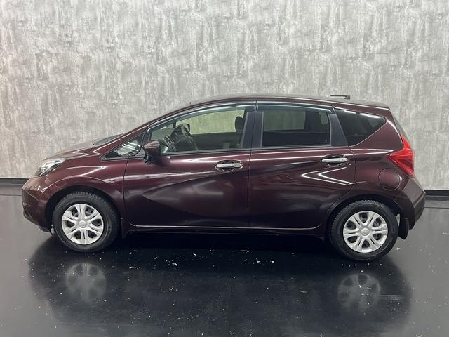 ノート メダリスト　純正ナビフルセグＴＶ　ＥＴＣ　アラウンドビューモニター　エマージェンシーブレーキ　アイドリングストップ　ＬＥＤヘッドライト　ドライブレコーダー　レーンアシスト　フォグランプ　ＥＳＣ　オートライト（35枚目）