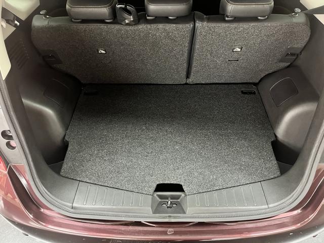 ノート メダリスト　純正ナビフルセグＴＶ　ＥＴＣ　アラウンドビューモニター　エマージェンシーブレーキ　アイドリングストップ　ＬＥＤヘッドライト　ドライブレコーダー　レーンアシスト　フォグランプ　ＥＳＣ　オートライト（38枚目）