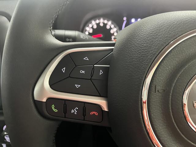 ジープ・レネゲード ロンジチュード　ディスプレイオーディオ　ＥＴＣ　バックカメラ　クルーズコントロール　衝突被害軽減ブレーキ　アイドリングストップ　ドライブレコーダー　ＥＳＣ　フォグランプ　バックフォグランプ　パーキングセンサー（21枚目）