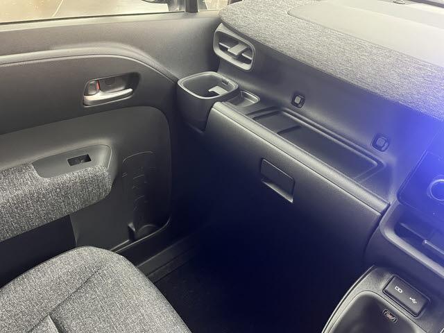 シエンタ Ｚ　ディスプレイオーディオプラス　フルセグＴＶ　ビルドインＥＴＣ２．０　パノラミックビューモニター　両側ハンズフリーオートスライドドア　プリクラッシュセーフティ　前方後方ドライブレコーダー　シートヒーター（14枚目）