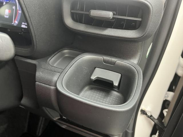 シエンタ Ｚ　ディスプレイオーディオプラス　フルセグＴＶ　ビルドインＥＴＣ２．０　パノラミックビューモニター　両側ハンズフリーオートスライドドア　プリクラッシュセーフティ　前方後方ドライブレコーダー　シートヒーター（22枚目）