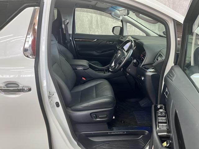 アルファード ２．５Ｓ　Ｃパッケージ　ディスプレイオーディオ　フルセグＴＶ　ＥＴＣ２．０　バックカメラ　両側パワースライドドア　プリクラッシュセーフティ　ドライブレコーダー　ＬＥＤヘッドライト　シートヒーター　パワーリアゲート（7枚目）