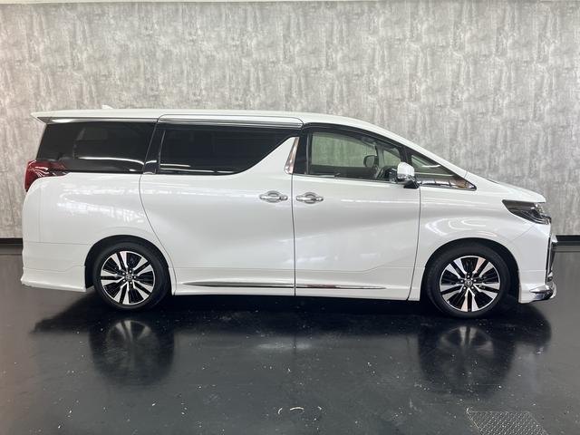 アルファード ２．５Ｓ　Ｃパッケージ　ディスプレイオーディオ　フルセグＴＶ　ＥＴＣ２．０　バックカメラ　両側パワースライドドア　プリクラッシュセーフティ　ドライブレコーダー　ＬＥＤヘッドライト　シートヒーター　パワーリアゲート（31枚目）