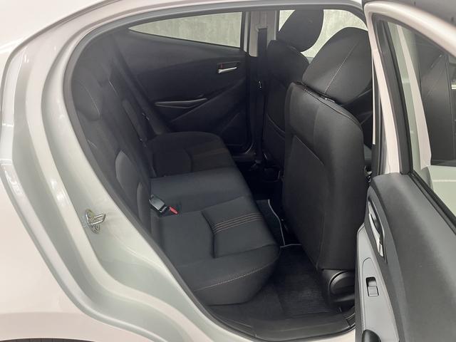 ＭＡＺＤＡ２ １５スポルト　純正マツダコネクトナビ　フルセグＴＶ　ＥＴＣ　純正ブラックルーフラッピング　アラウンドビューモニター　ＳＣＢＳ　クルーズコントロール　ＬＥＤヘッドライト　ＨＵＤ　ブラインドスポットモニター　ＥＳＣ（8枚目）
